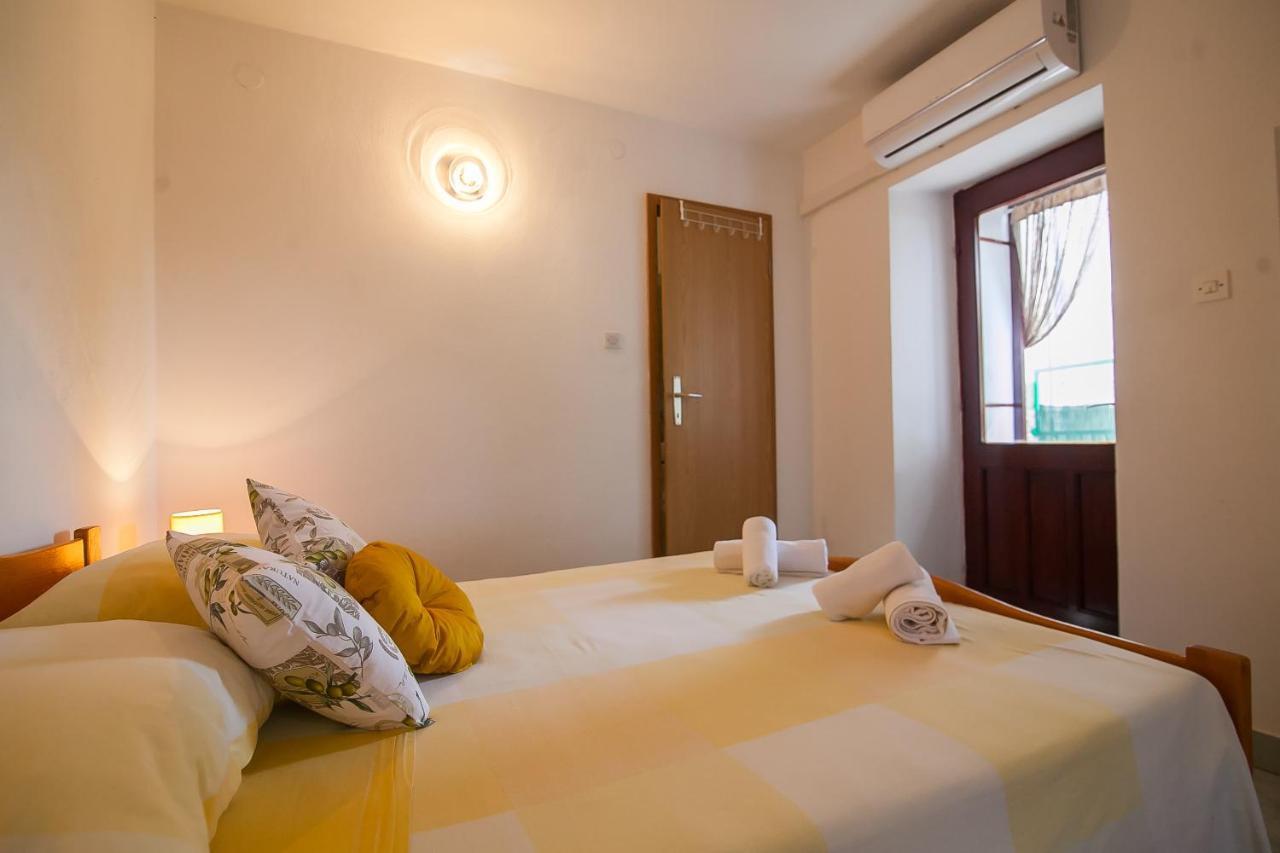 Old Town Accommodation Bol Exterior foto